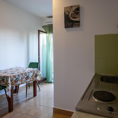 Apartments Gaja Green Ap Sveti Filip i Jakov Esterno foto