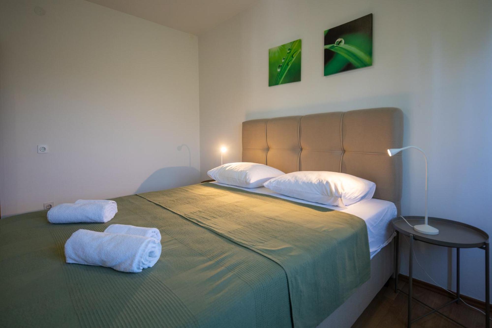 Apartments Gaja Green Ap Sveti Filip i Jakov Esterno foto